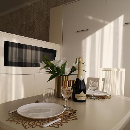 Lux Apartment,10 Фонтана,До Моря 5 Минут Odessa Esterno foto