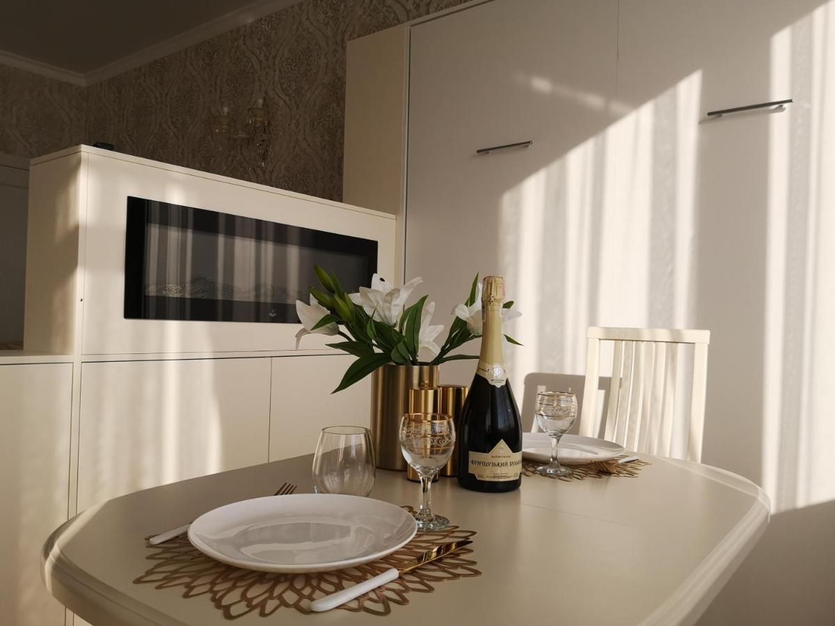 Lux Apartment,10 Фонтана,До Моря 5 Минут Odessa Esterno foto